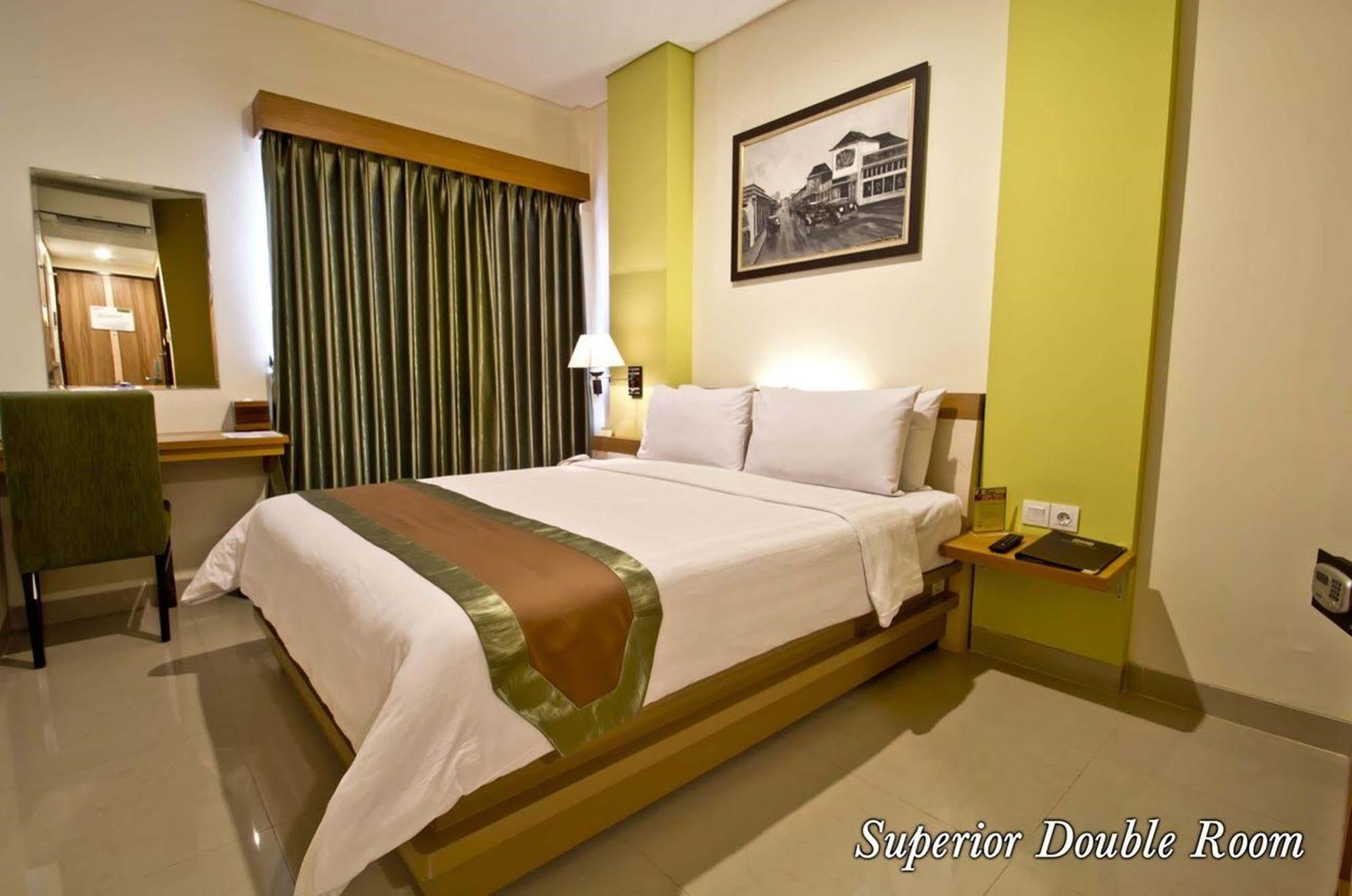 De Batara Hotel Bandung Exterior foto